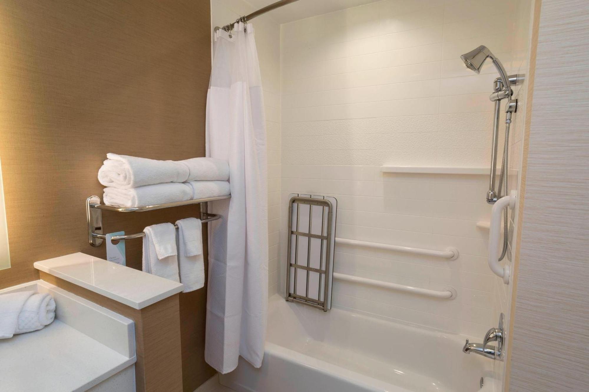 Fairfield & By Marriott Finger Lakes Geneva